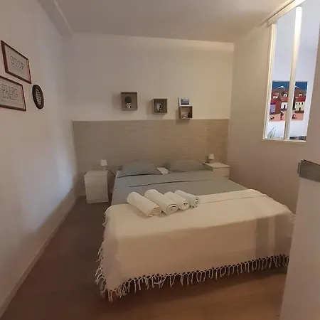 F2 Cozy Near Center And Train Station Apartment *