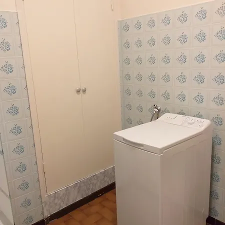 F2 Cozy Near Center And Train Station Apartment