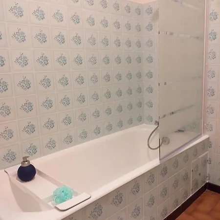 F2 Cozy Near Center And Train Station Apartment *
