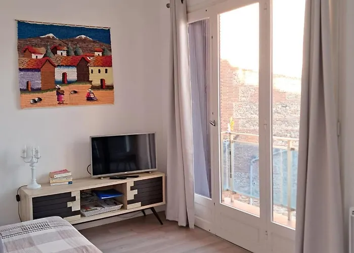 Apartament F2 Cozy Near Center&train Station