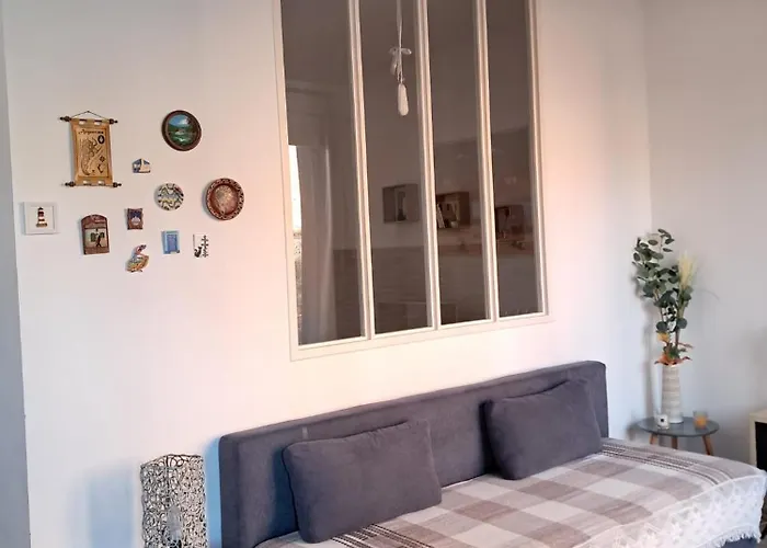 F2 Cozy Near Center&train Station Apartament